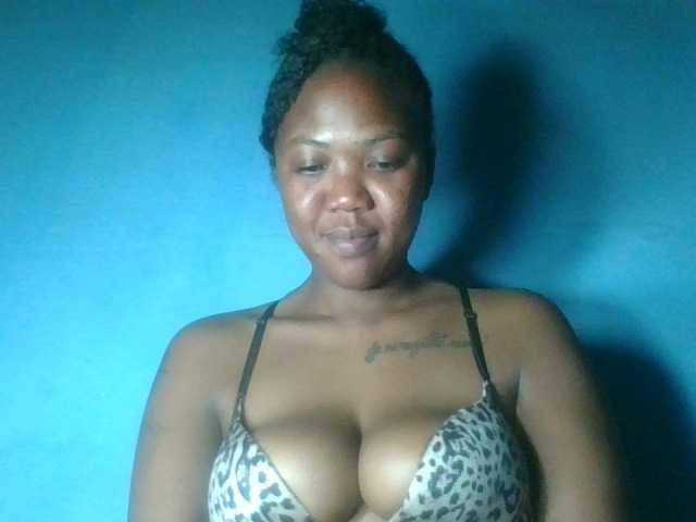 Sheilkahsexy live cam on BongaCams
