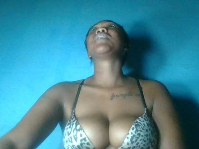 Sheilkahsexy live cam on BongaCams