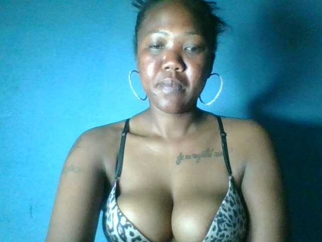 Sheilkahsexy live cam on BongaCams