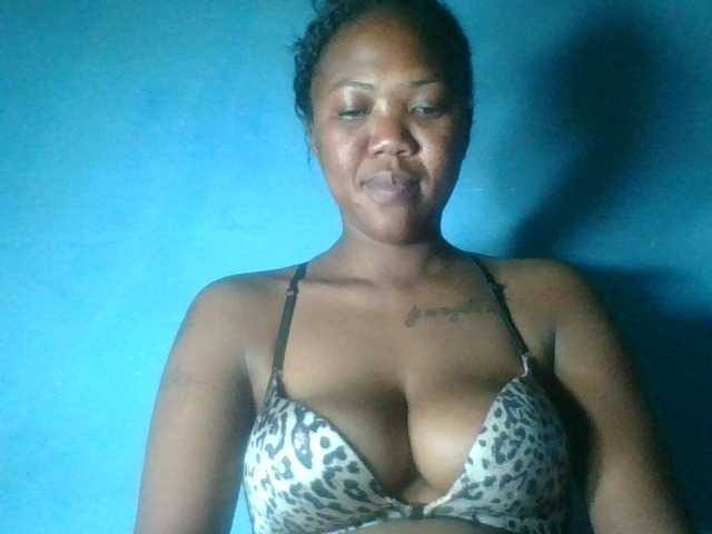 Sheilkahsexy live cam on BongaCams