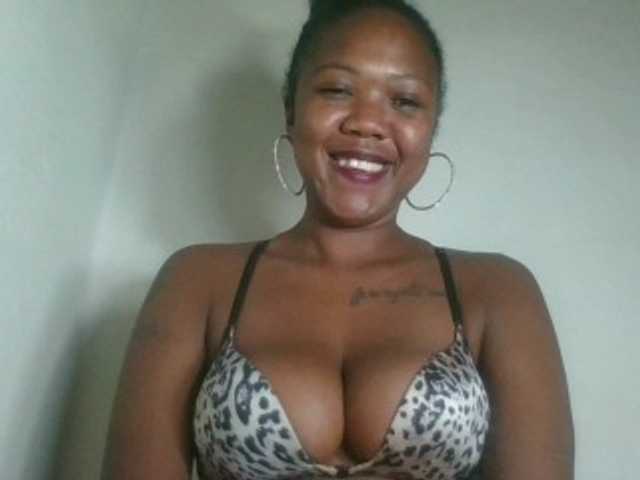 Sheilkahsexy live cam on BongaCams