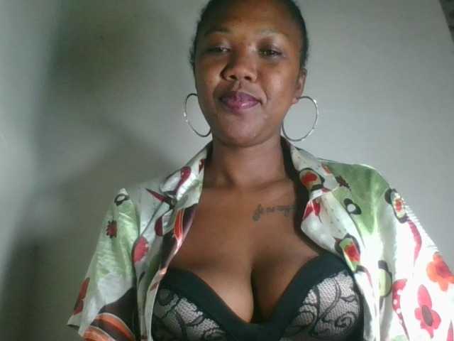 Sheilkahsexy live cam on BongaCams