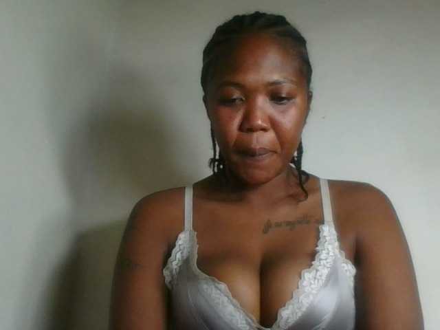 Sheilkahsexy live cam on BongaCams