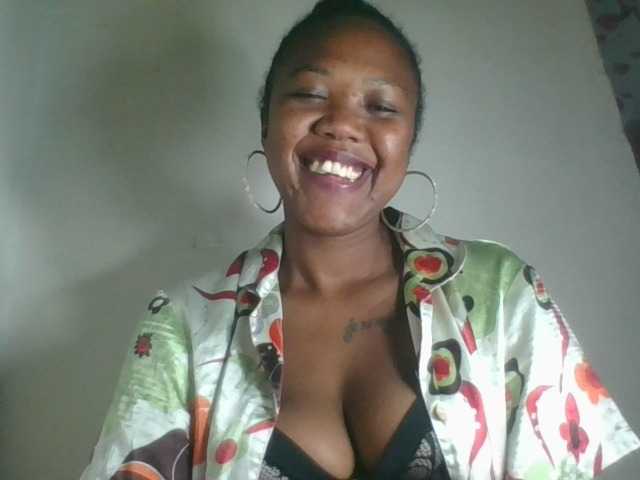 Sheilkahsexy live cam on BongaCams