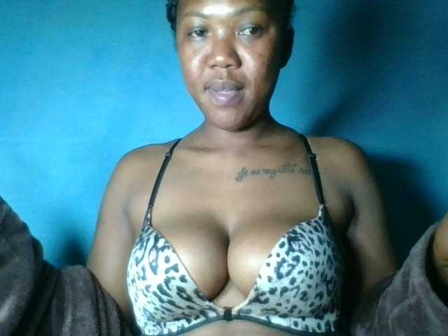Sheilkahsexy live cam on BongaCams