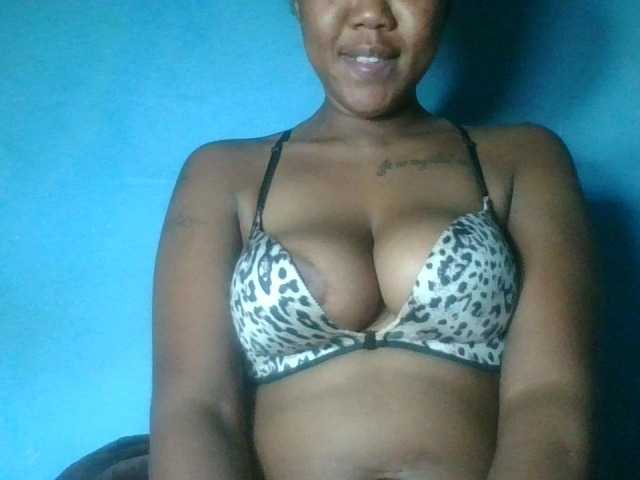 Sheilkahsexy live cam on BongaCams