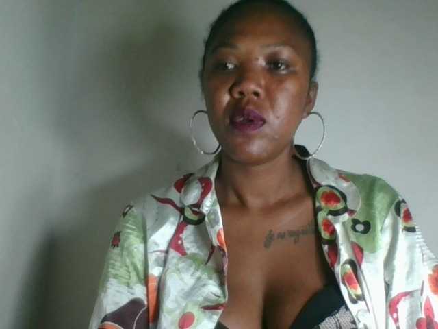 Sheilkahsexy live cam on BongaCams
