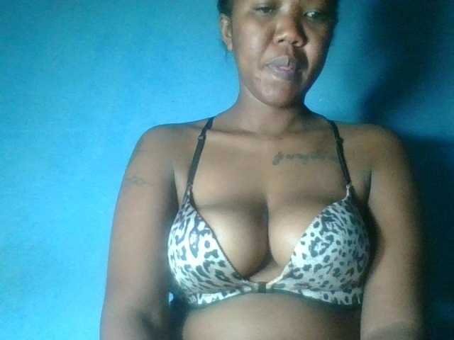 Sheilkahsexy live cam on BongaCams