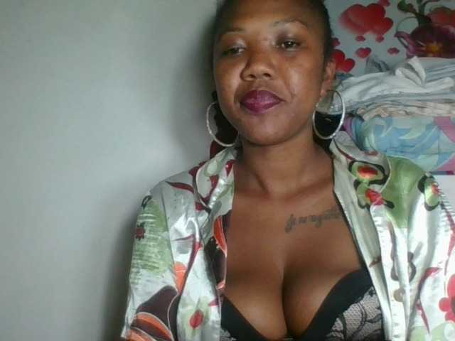 Sheilkahsexy live cam on BongaCams