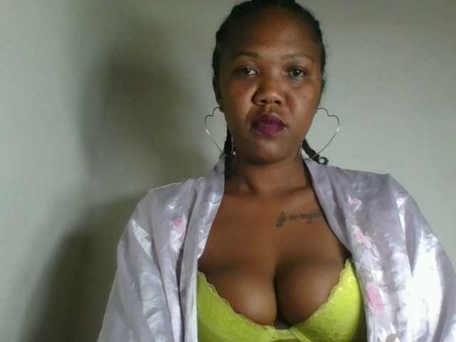 Sheilkahsexy live cam on BongaCams