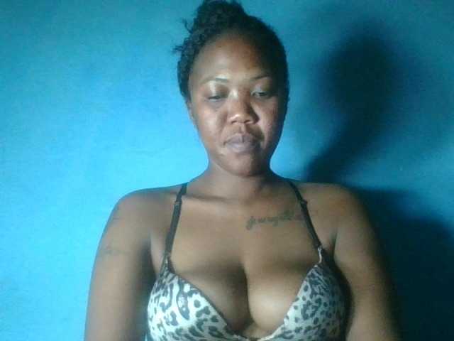 Sheilkahsexy live cam on BongaCams
