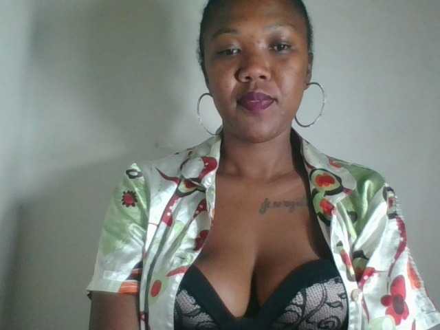 Sheilkahsexy live cam on BongaCams
