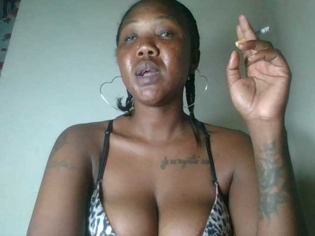 Sheilkahsexy live cam on BongaCams