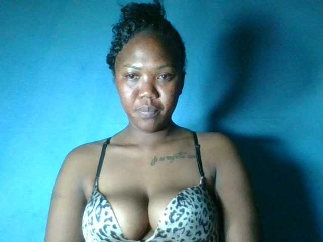 Sheilkahsexy live cam on BongaCams