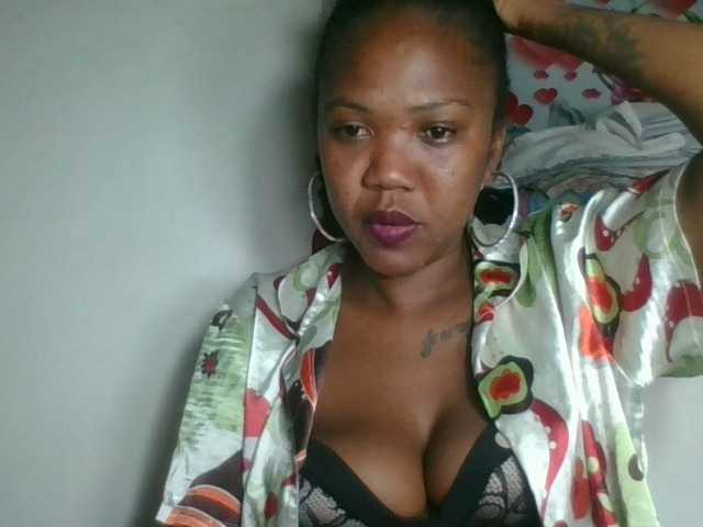 Sheilkahsexy live cam on BongaCams