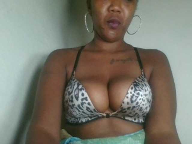 Sheilkahsexy live cam on BongaCams