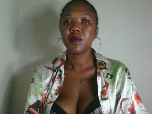 Sheilkahsexy live cam on BongaCams