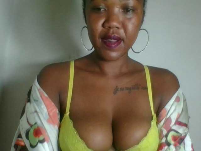 Sheilkahsexy live cam on BongaCams