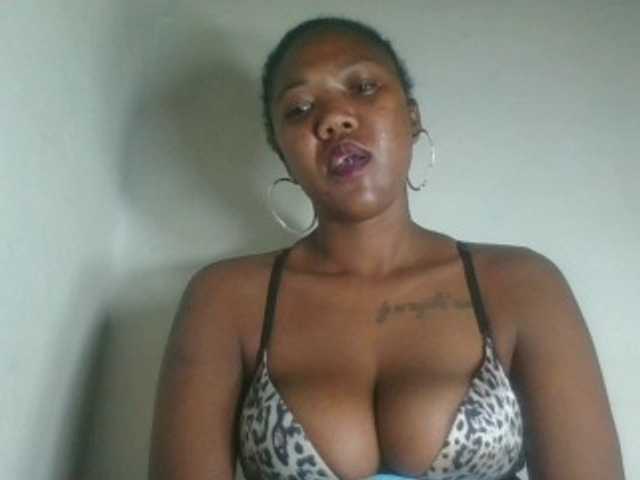 Sheilkahsexy live cam on BongaCams