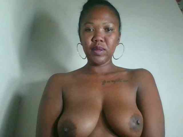 Model: Sheilkahsexy
