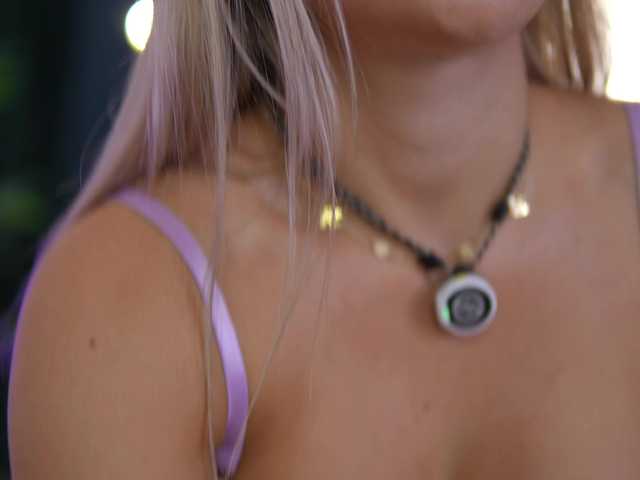 ArtTeasee live cam on BongaCams