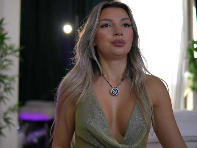 ArtTeasee live cam on BongaCams