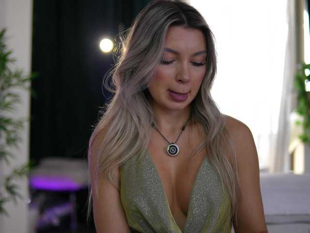 ArtTeasee live cam on BongaCams