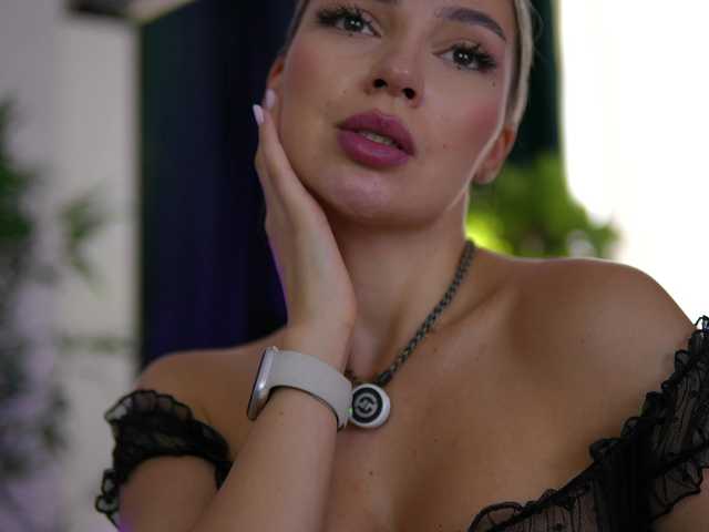 ArtTeasee live cam on BongaCams
