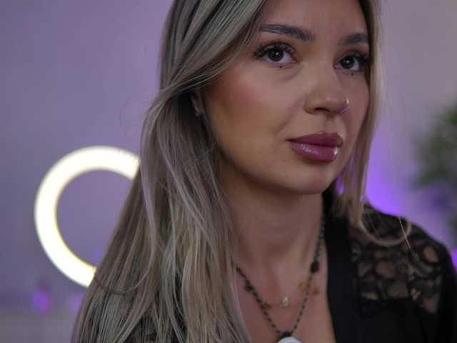 ArtTeasee live cam on BongaCams