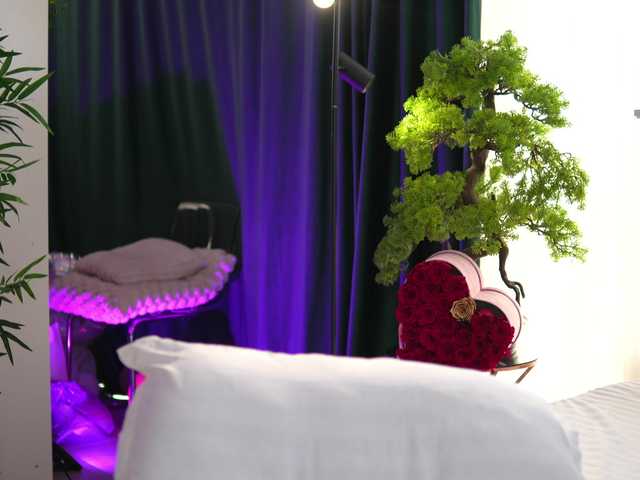ArtTeasee live cam on BongaCams