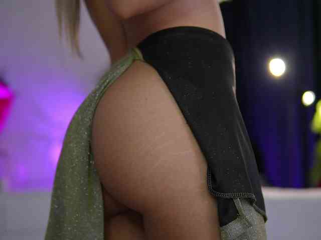 ArtTeasee Live Webcam on BongaCams