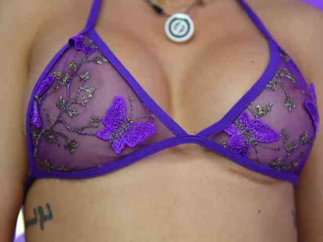 ArtTeasee Live Webcam on BongaCams