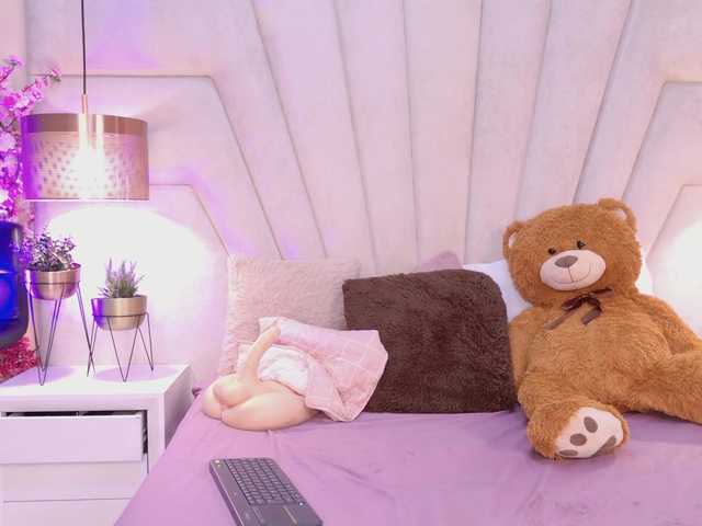 BREE-WATSON live webcam show