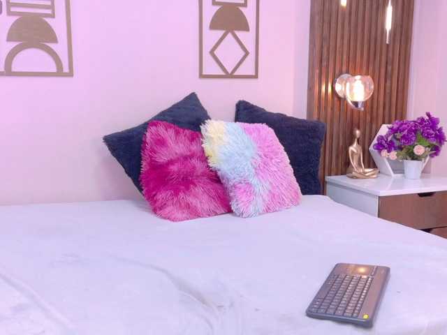 BREE-WATSON's BongaCams show and profile