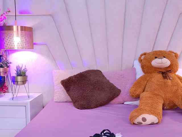 BREE-WATSON webcam