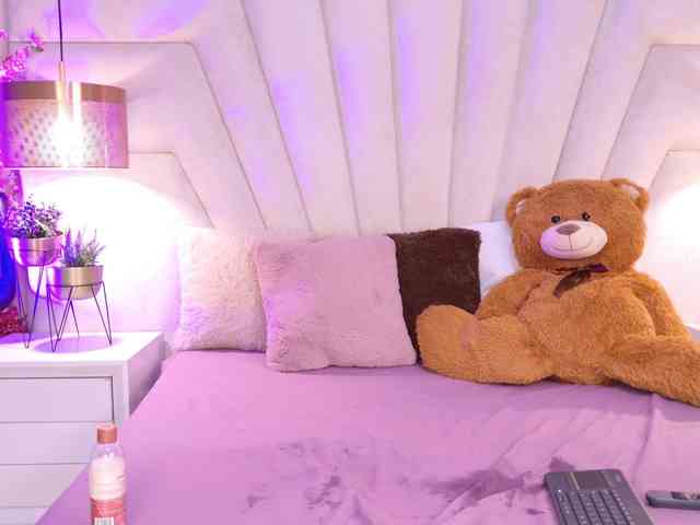 BREE-WATSON webcam