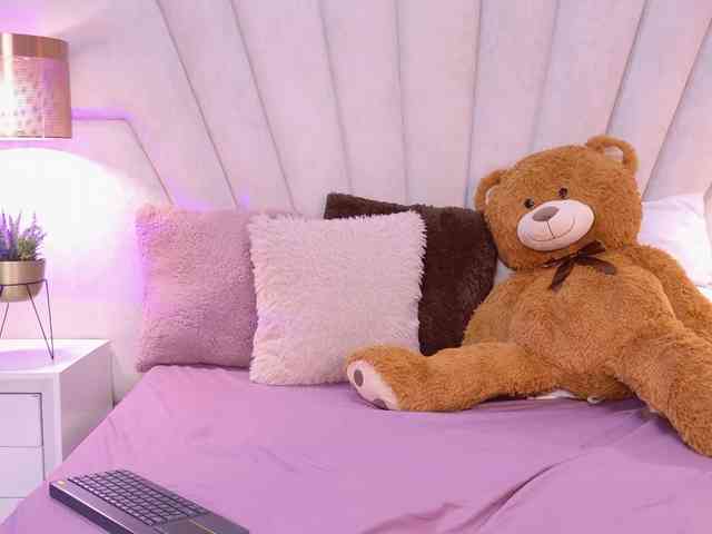 BREE-WATSON webcam