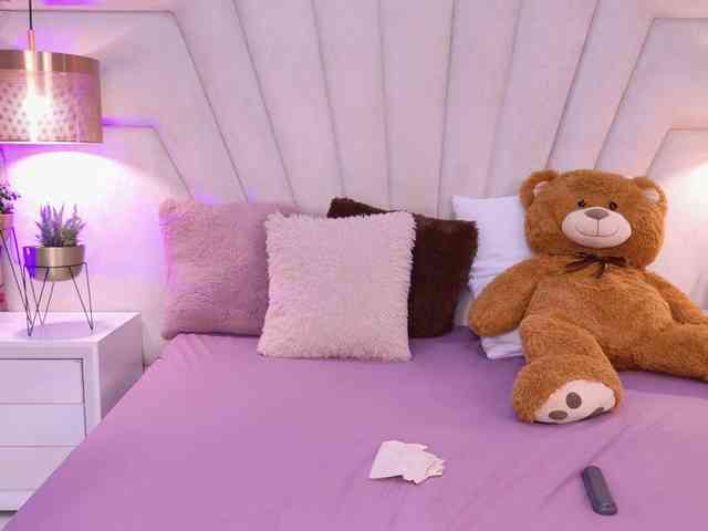 BREE-WATSON webcam