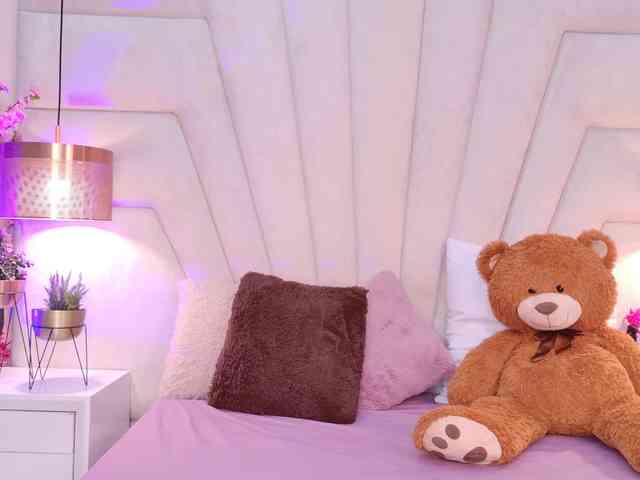 BREE-WATSON webcam