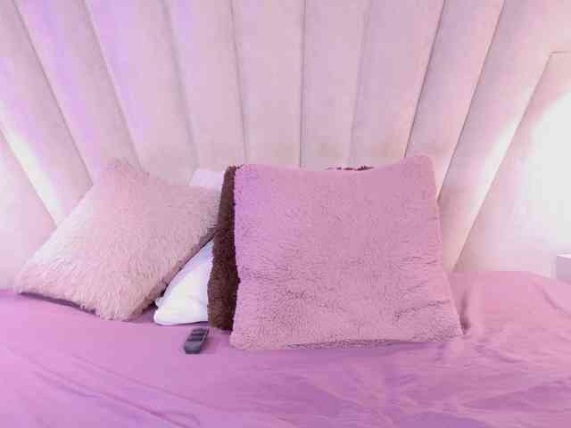BREE-WATSON webcam