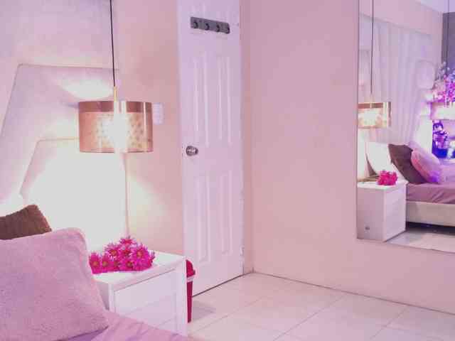 BREE-WATSON webcam