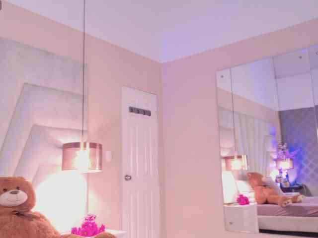 BREE-WATSON webcam