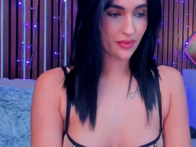 CamillaParis live cam on BongaCams