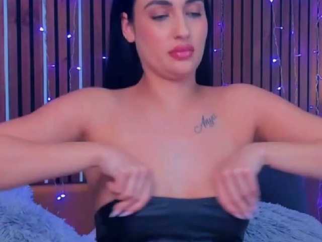 CamillaParis live cam on BongaCams