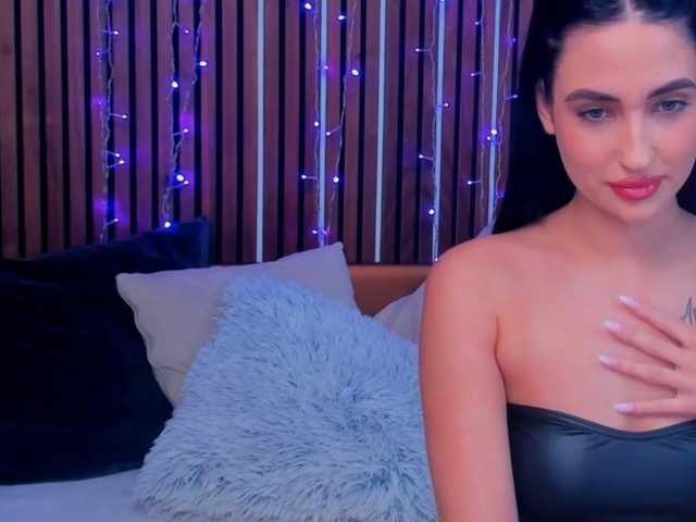 CamillaParis live cam on BongaCams