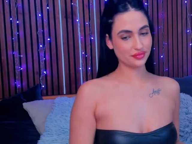 CamillaParis live cam on BongaCams