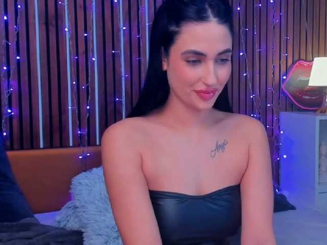 CamillaParis live cam on BongaCams