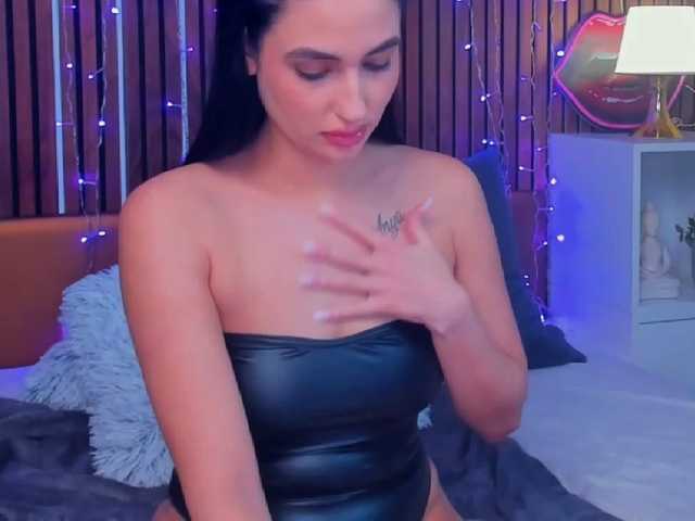 CamillaParis live cam on BongaCams