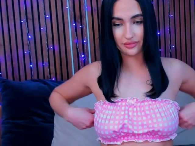 CamillaParis live cam on BongaCams