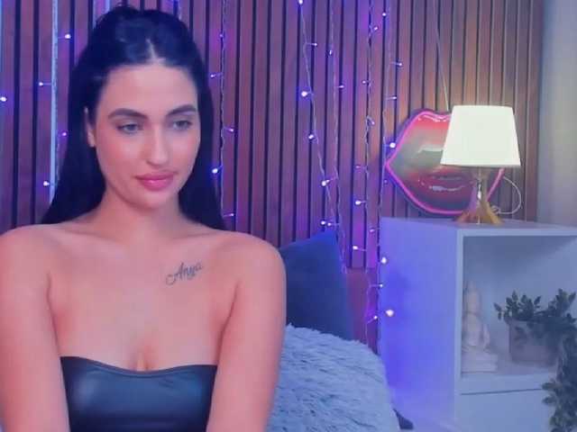 CamillaParis live cam on BongaCams